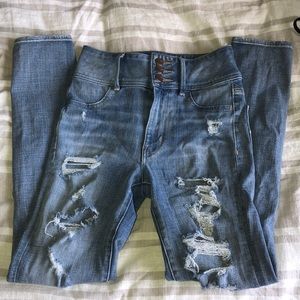 AEO Super Hi- Waist Distressed Jeggings
